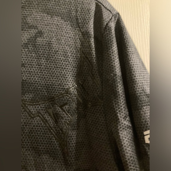 Men’s Size Large TapOut Black Camo Shirt - Picture 4 of 11